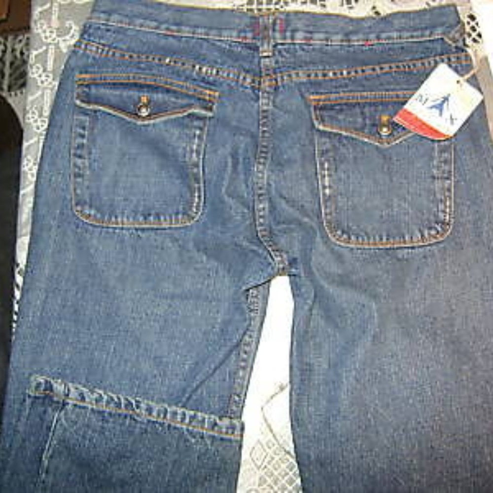 Max Studio Ultra Low Bootcut Jeans Sz 25 NWT